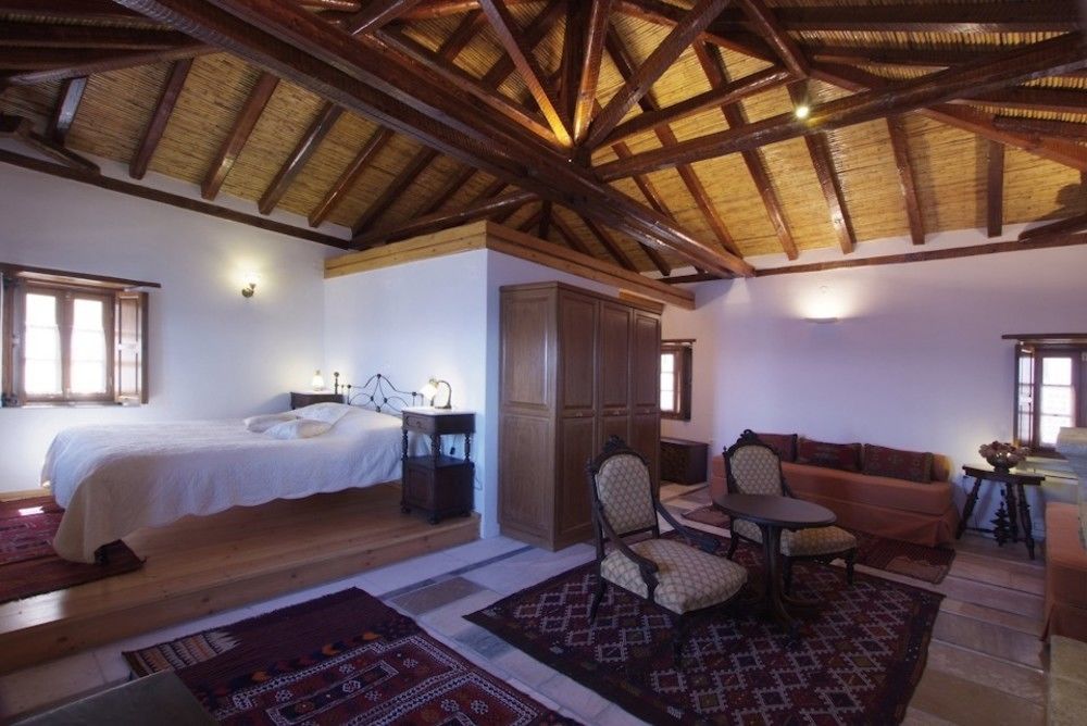 Malvasia Traditional Hotel 3*